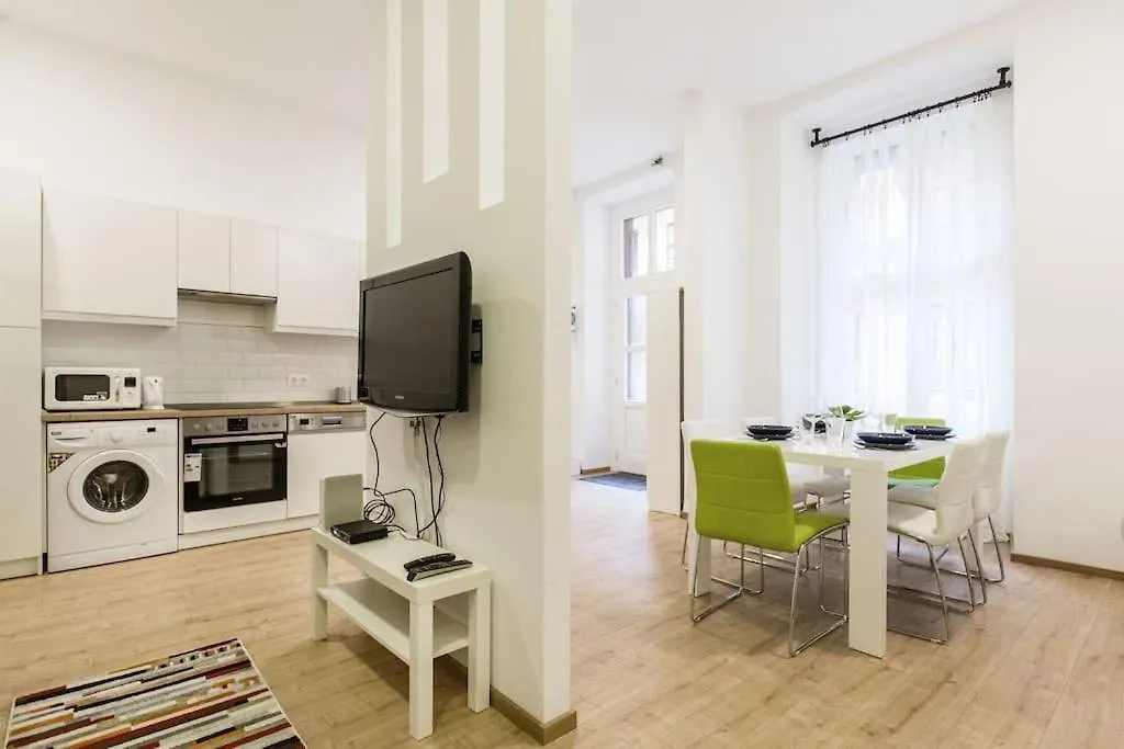Designer Dream Home In The Ruin Bar District W A/C Будапешт Венгрия