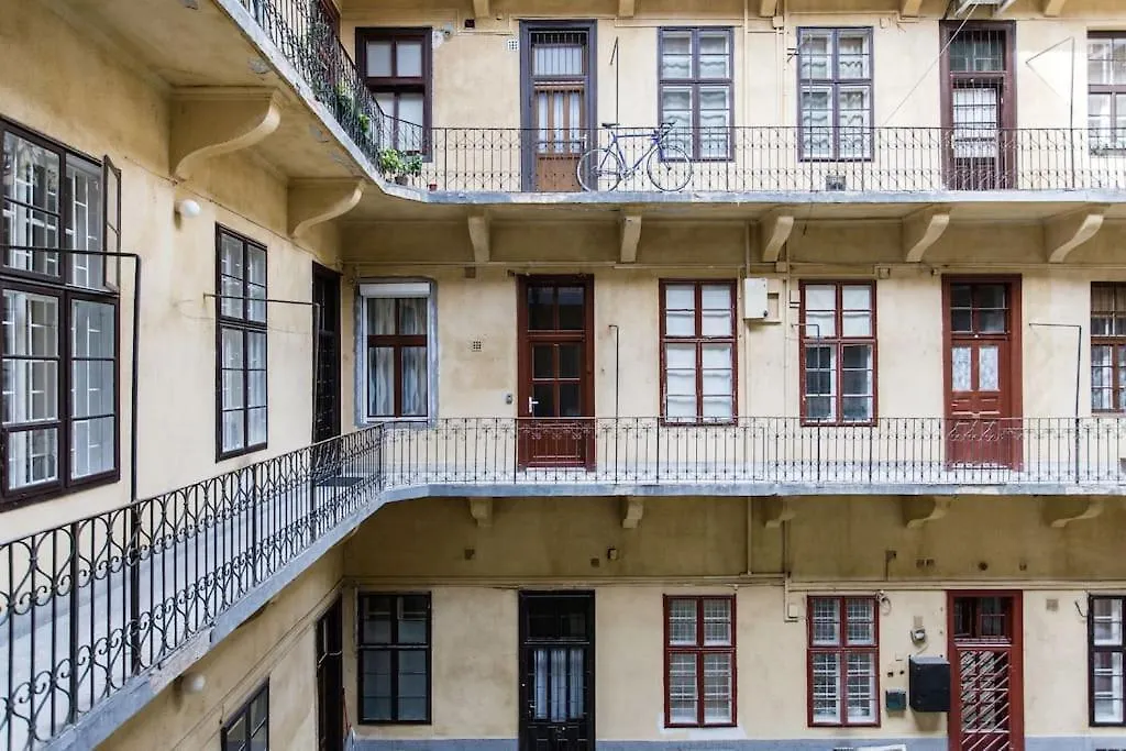 Apartment Designer Dream Home In The Ruin Bar District W A/C Budapest
